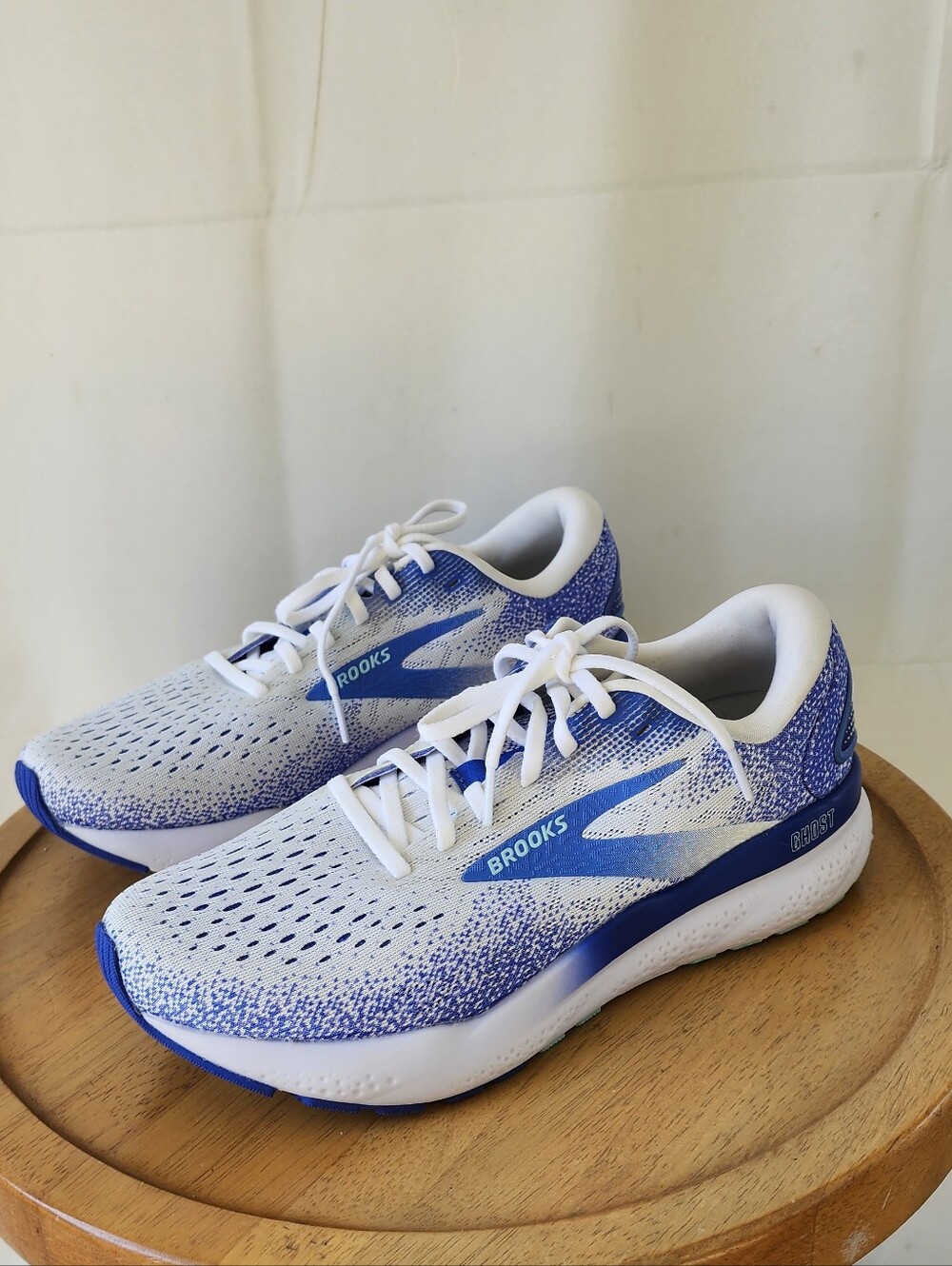 Brooks Ghost Women's Running Shoes - White & Blue